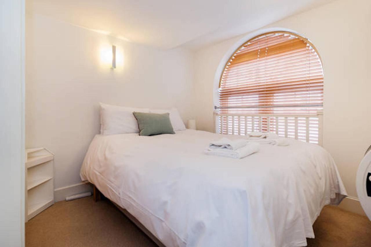 Central 2-Bed, 2-Bath Sanctuary Near Holborn Station, Covent Garden & West End London Exterior photo